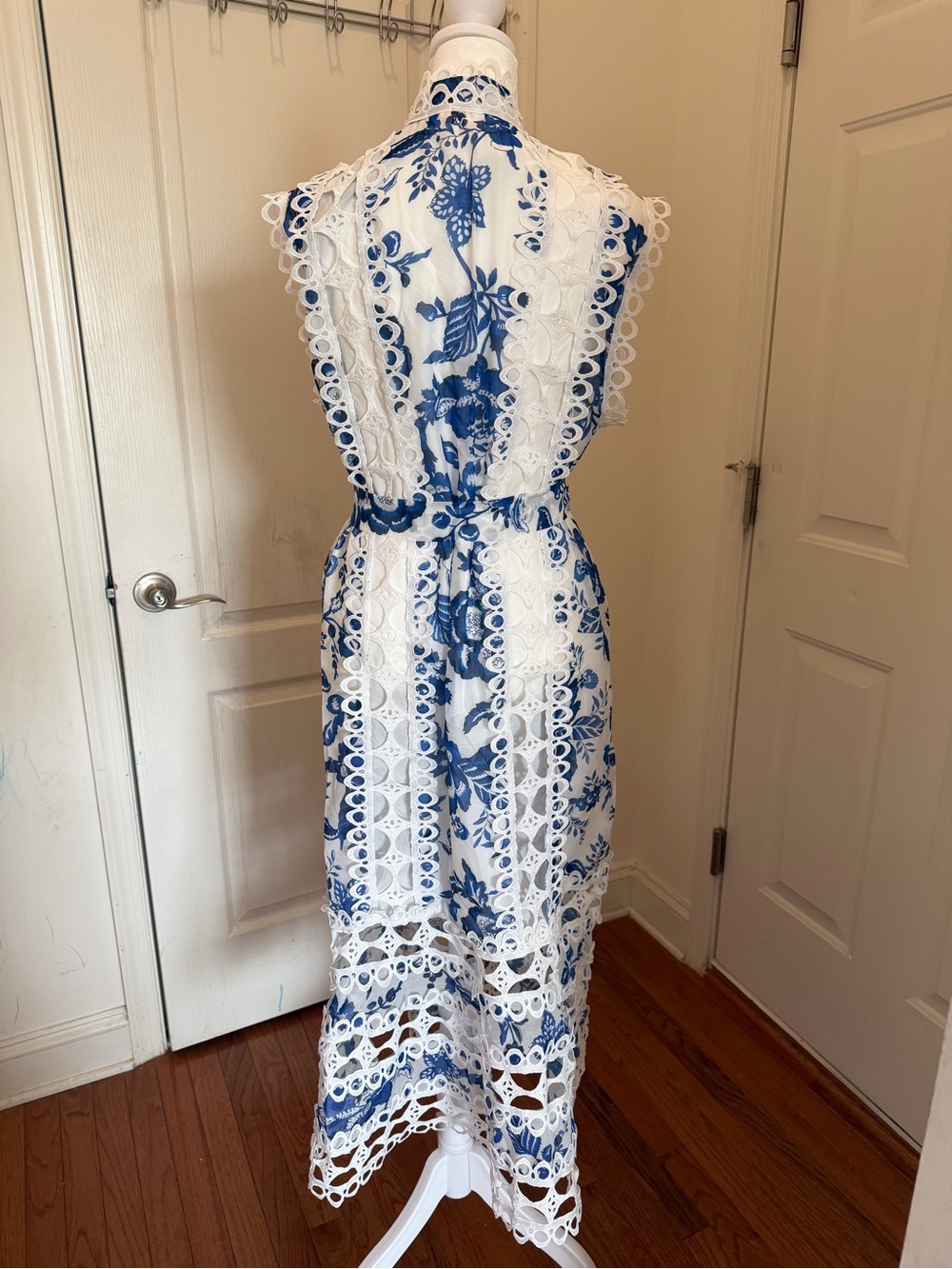 NWT Lai Meng Five Cats Sleeveless Hollow out Lace Trim Midi Dress with Belt S - Picture 4 of 10